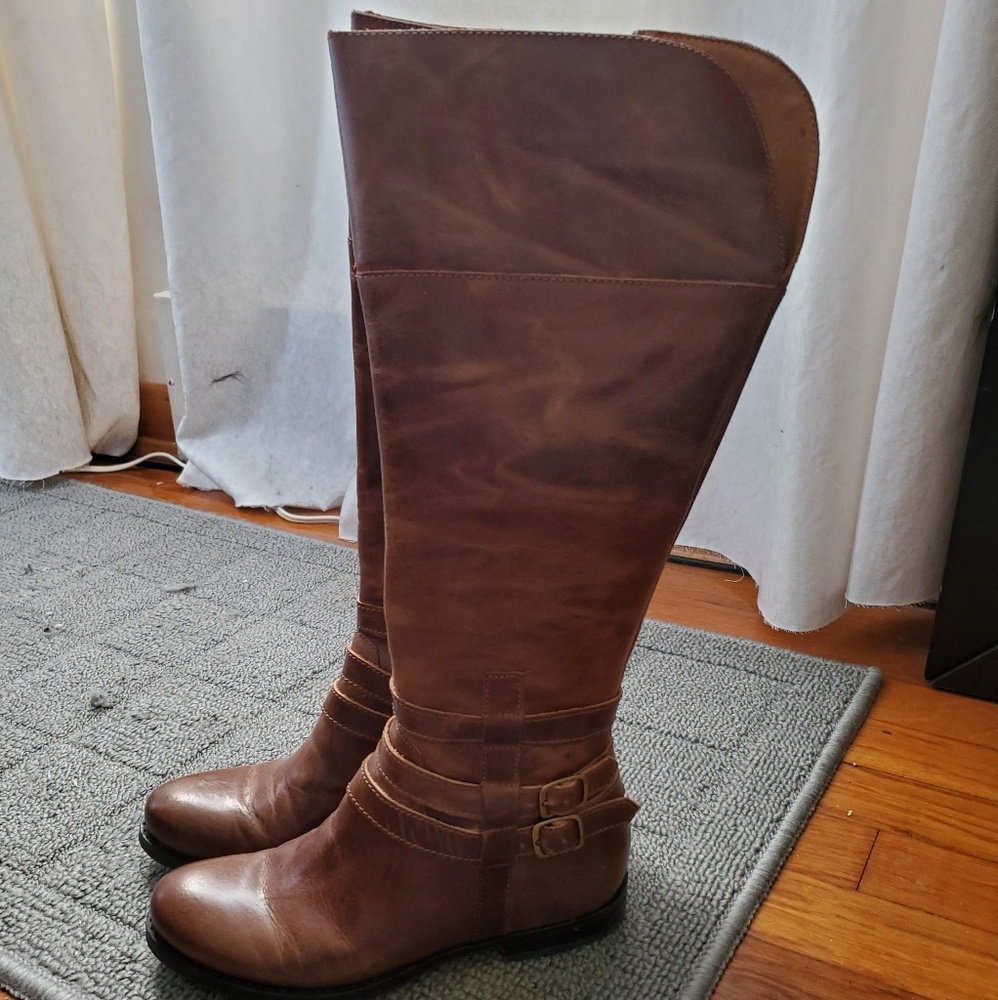 Size 5.5 saddle leather boots